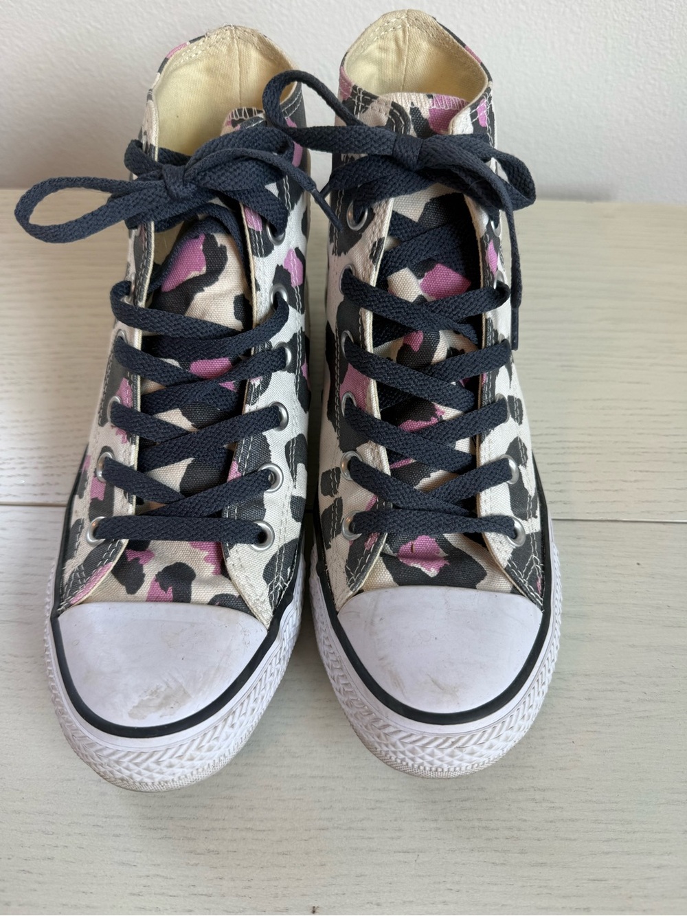 Converse Chuck Taylor All Star Leopard Print High Top Sneakers Women’s 8 - Picture 2 of 8